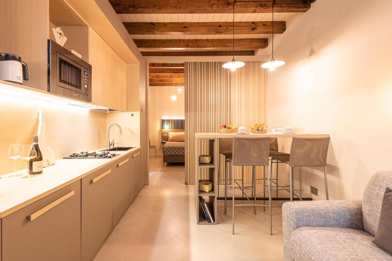 Dreamy Apartment Tre Corone Old Town Desenzano del Garda Exterior foto